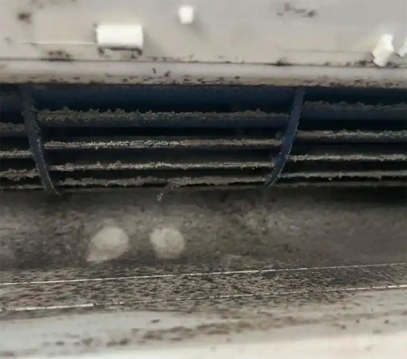 新龙空调吹的风有股烧焦味是怎么回事